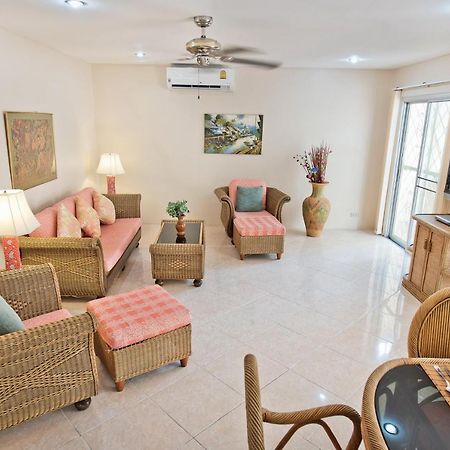 Butterfly Garden Boutique Residences Large Luxury Apts And Villas A Lifetsyle Destination By Neang, Everything You Need All Right Here 1-3 Bedrooms 110 To 190 Sq Mtrs, 2 Full Bathrooms, Rain Shower, Spa Bath, Bbq, Free Wifi, Staff 24-7, Close To Beac Pattaya Εξωτερικό φωτογραφία