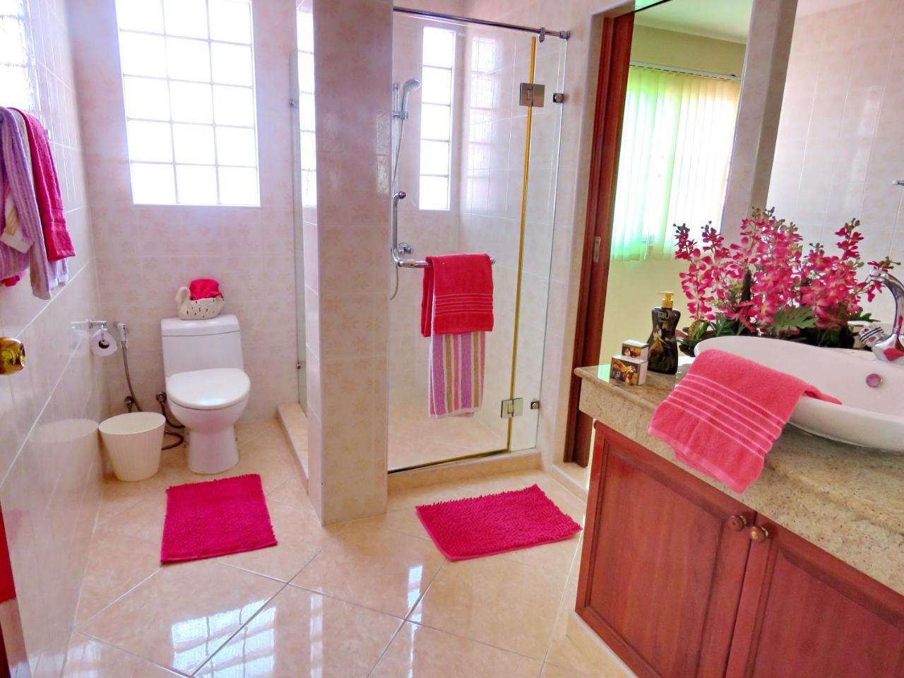 Butterfly Garden Boutique Residences Large Luxury Apts And Villas A Lifetsyle Destination By Neang, Everything You Need All Right Here 1-3 Bedrooms 110 To 190 Sq Mtrs, 2 Full Bathrooms, Rain Shower, Spa Bath, Bbq, Free Wifi, Staff 24-7, Close To Beac Pattaya Εξωτερικό φωτογραφία